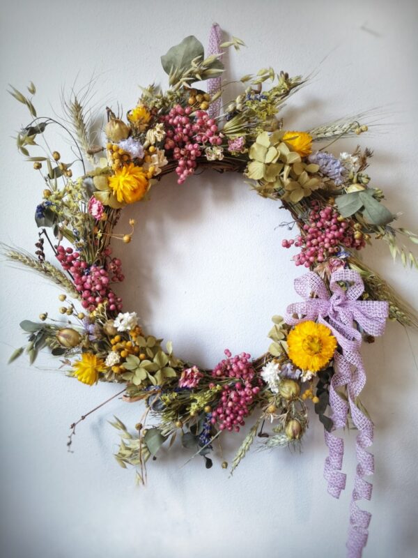 Colourful spring wreath